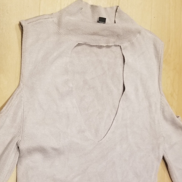 EXPRESS blush color cold-shoulder top - Picture 2 of 3